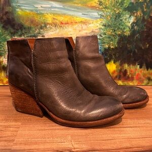 Gunmetal gray Kork-Ease booties size 6.5